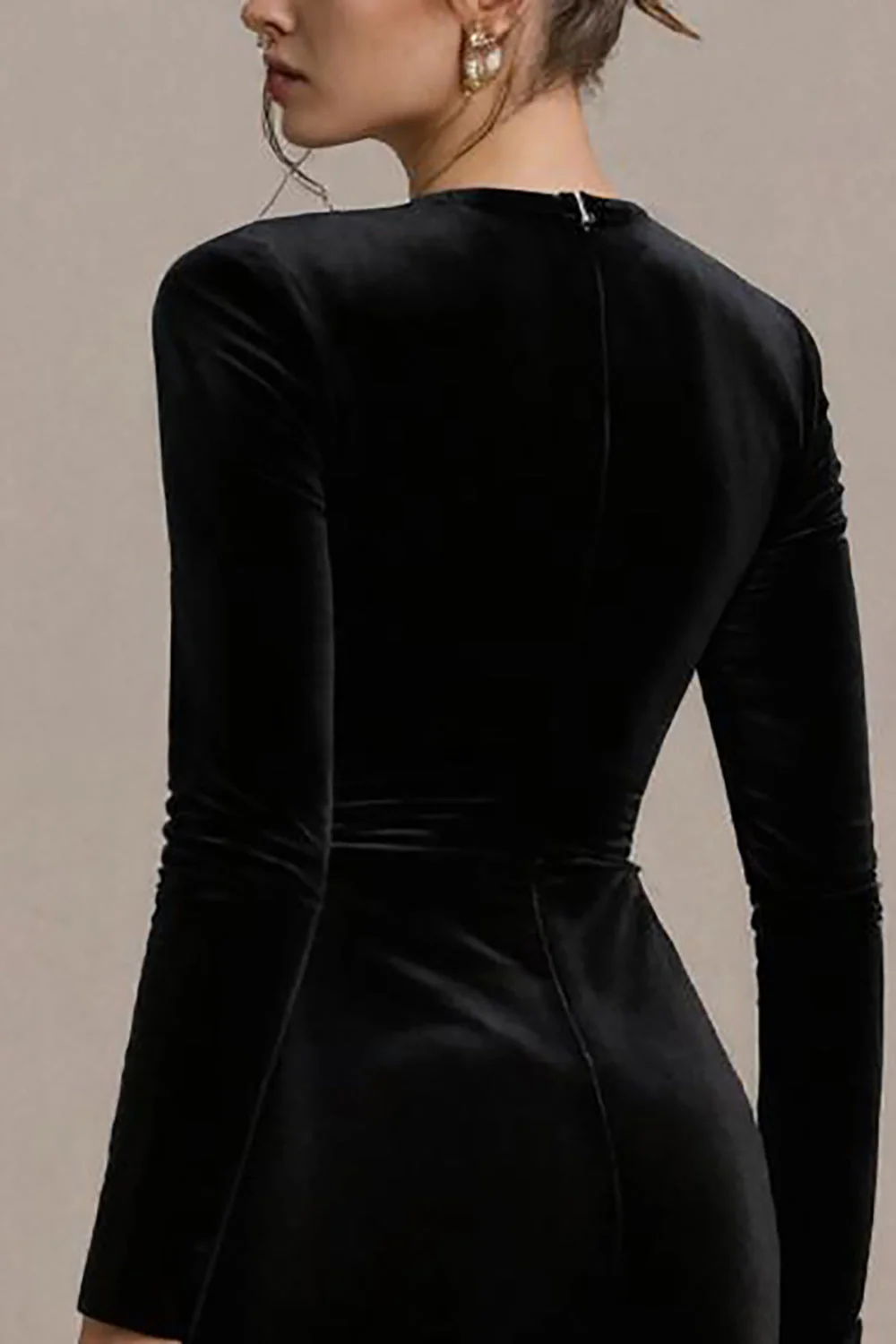 aksamitna sukienka koktajlowa bodycon midi z dekoltem w szpic i rękawami - Image 4