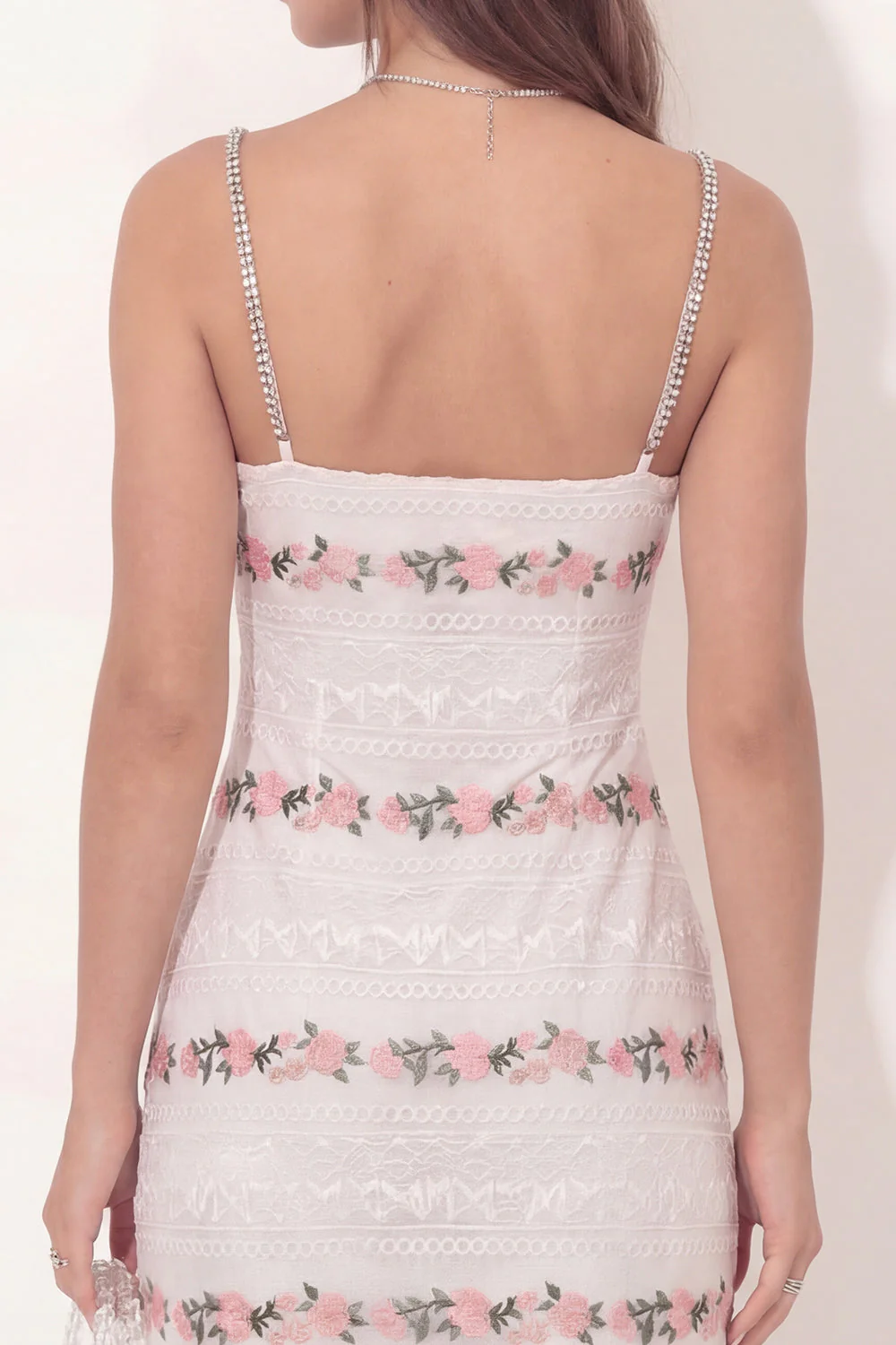 Biała koronkowa sukienka Falloral Bodycur Short Graduation Dress - Image 5