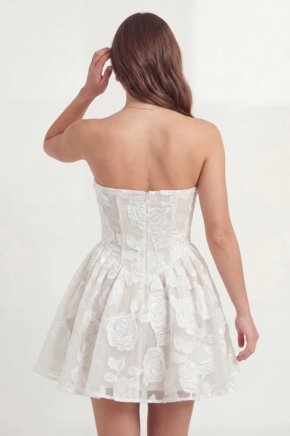 Biała sukienka bez ramiączek z aplikacjami na gorset A Line Mini Dress - Image 2