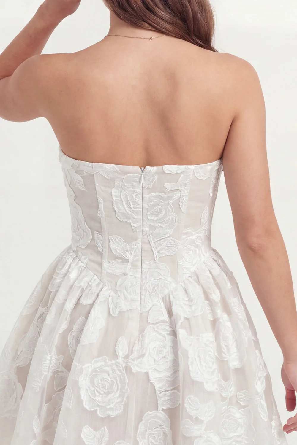 Biała sukienka bez ramiączek z aplikacjami na gorset A Line Mini Dress - Image 4