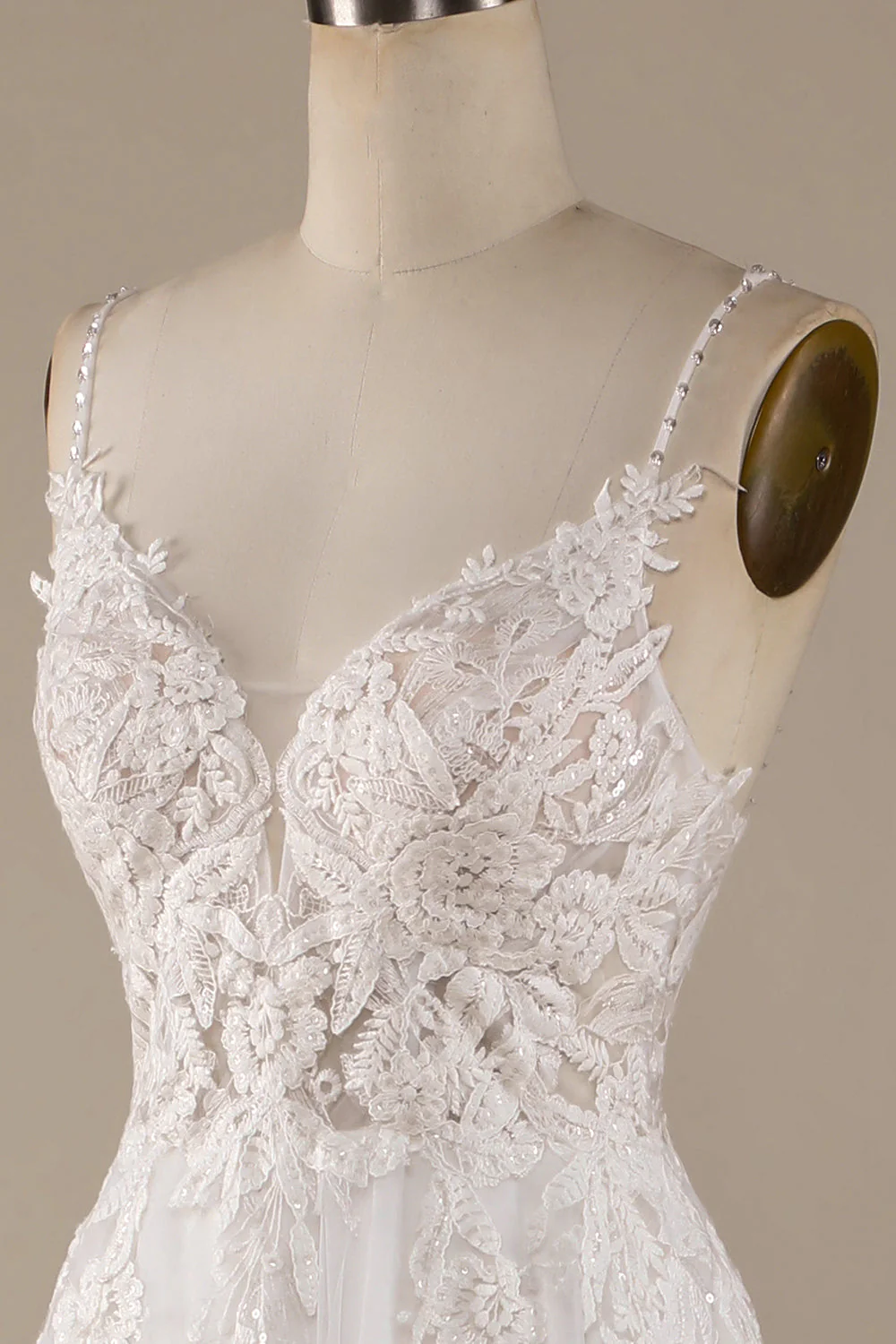 Biała Tiulowa Suknia Ślubna Księżniczki Z Elegancką Koronką - Image 6