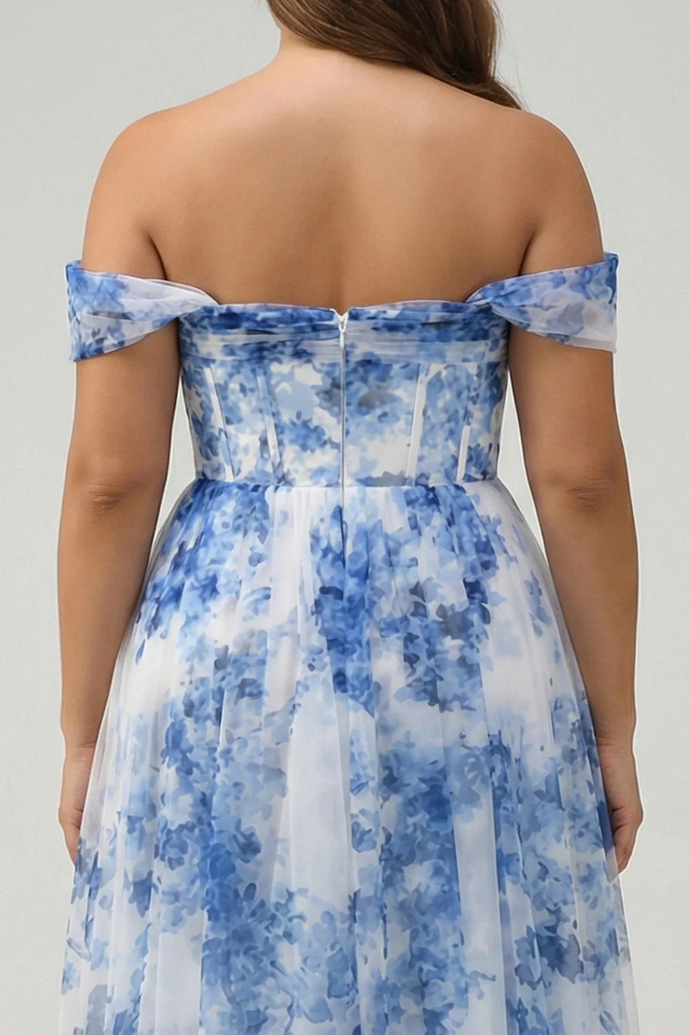 Biały, niebieski gorset z kwiatami z odsłoniętymi ramionami, kroj, sukienka druhny plus size z rozcięciem - Image 4