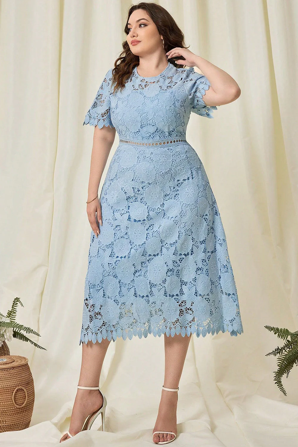 Błękitna Koronkowa Plus Size Długość Herbaty Sukienki Na Wesele z Krótkie Rękawy - Image 3