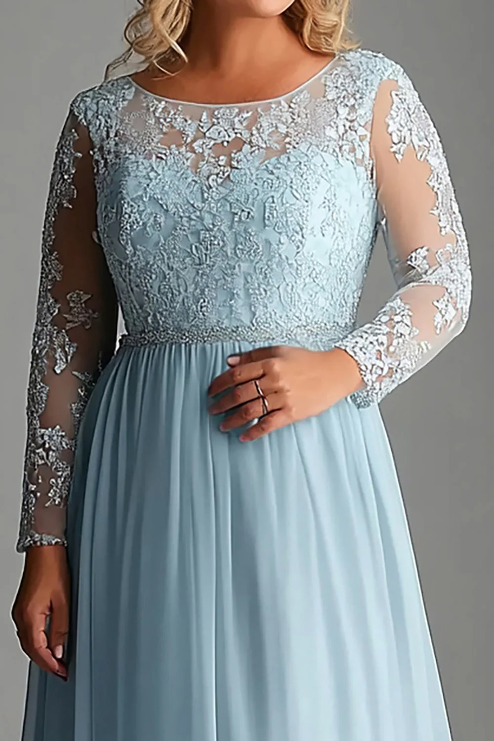 Błękitna koronkowa sukienka z długim rękawem plus size dla matki panny młodej - Image 2