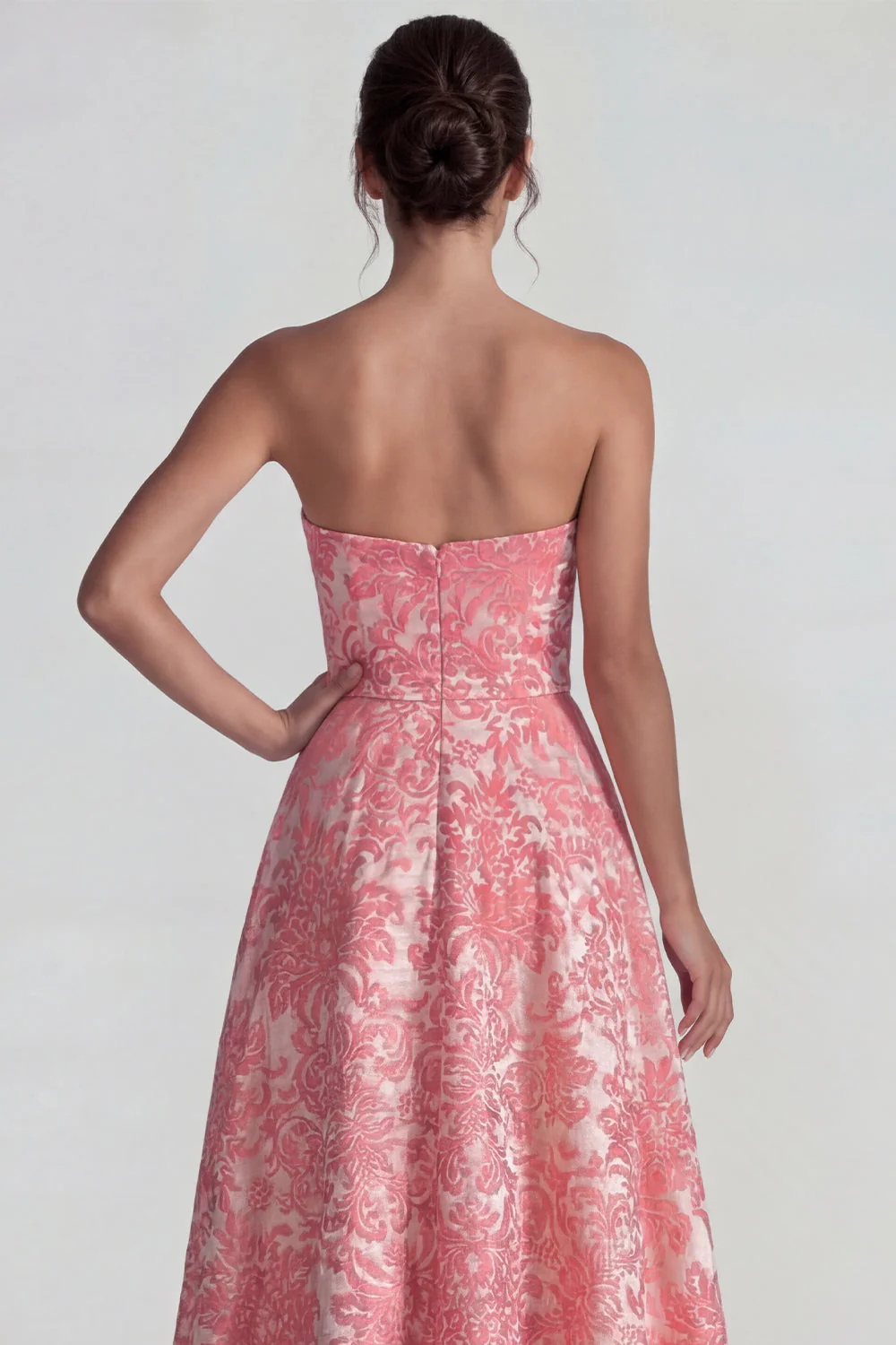 Blush Jacquard bez ramiączek – długa formalna sukienka z rozcięciem - Image 4