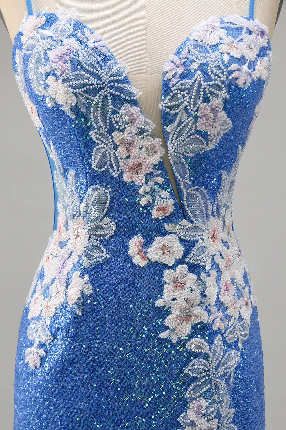 Błyszcząca kwiatowa niebieska cekinowa sukienka bodycon na powrót do domu - Image 7