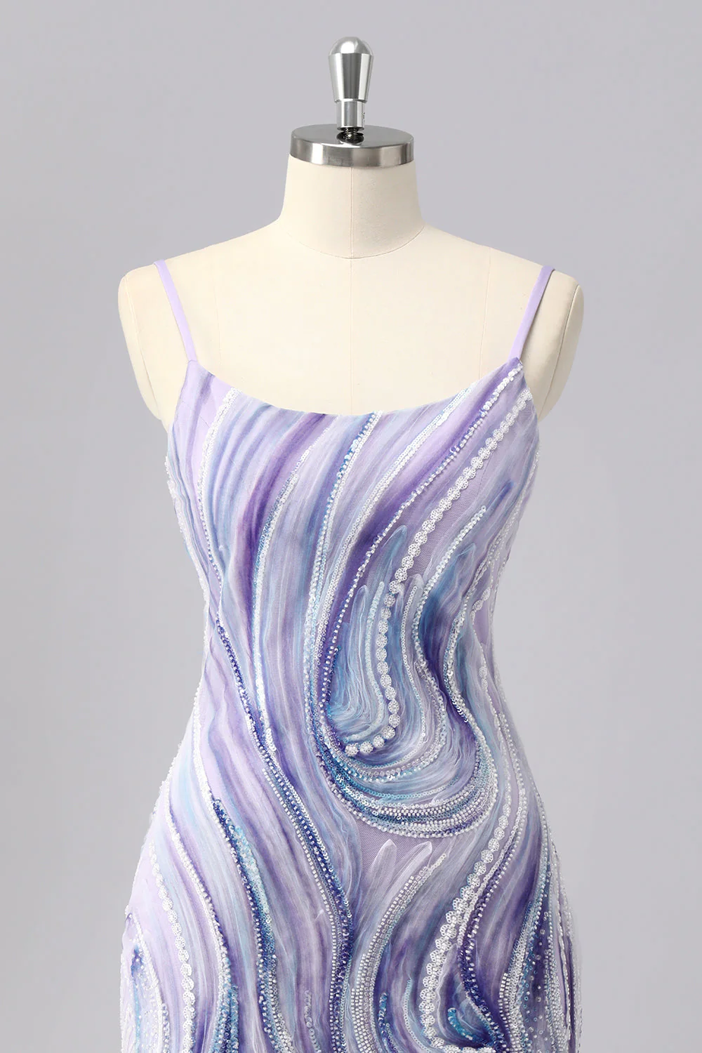 Błyszcząca liliowa sukienka bodycon z koralikami i cekinami - Image 4