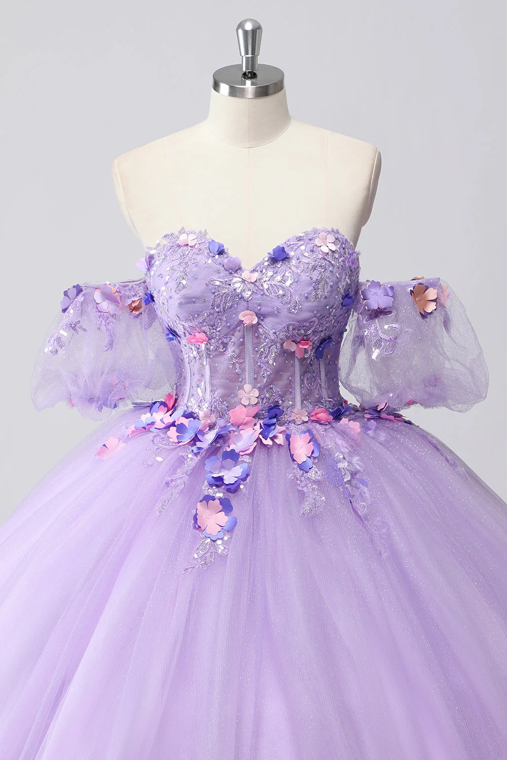 Błyszcząca liliowa suknia balowa z bufiastymi rękawami z bufiastymi rękawami Tiulowa sukienka Quinceanera z kwiatami 3D - Image 4