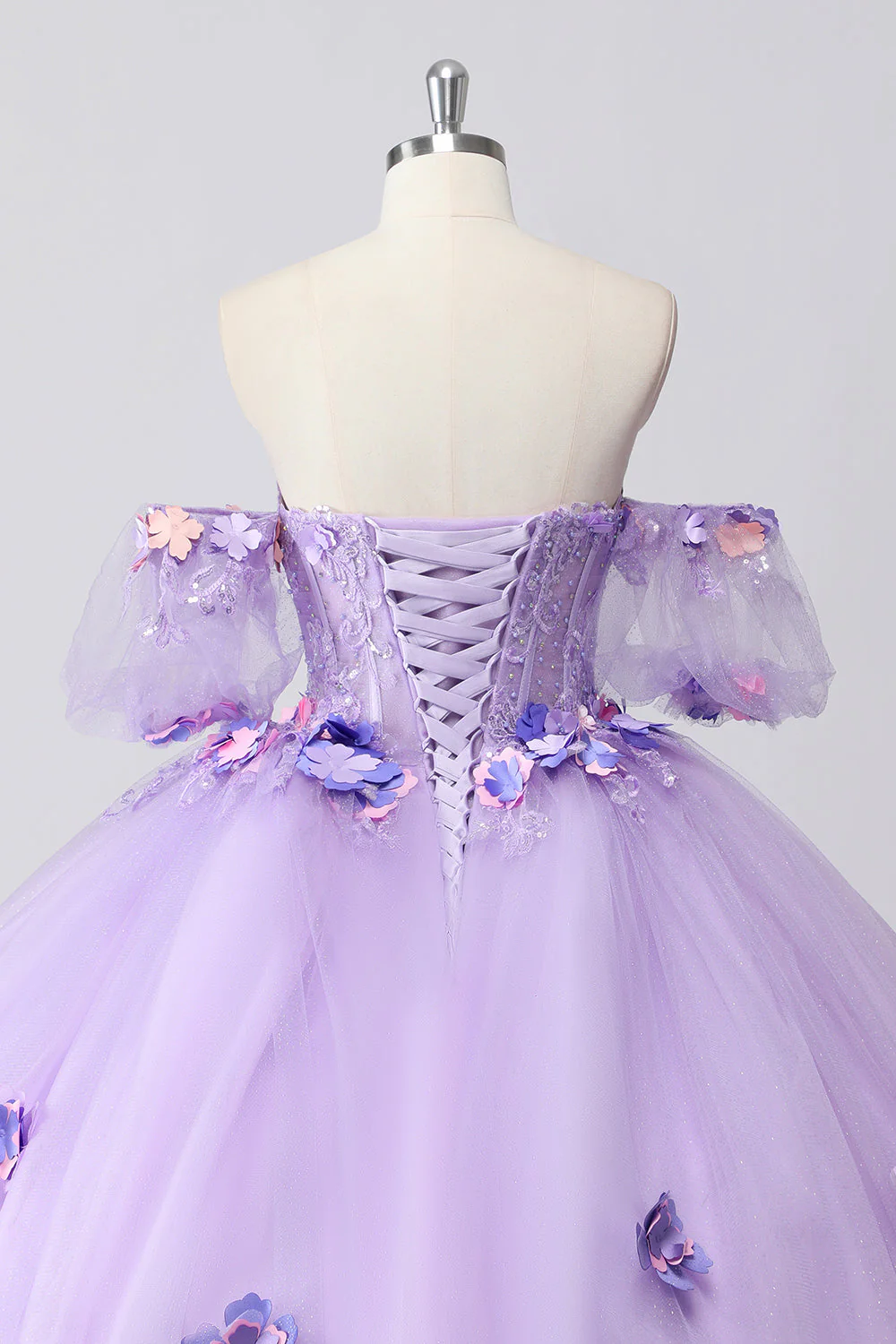 Błyszcząca liliowa suknia balowa z bufiastymi rękawami z bufiastymi rękawami Tiulowa sukienka Quinceanera z kwiatami 3D - Image 5