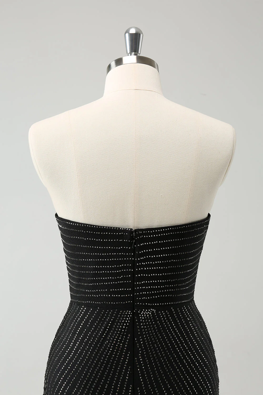 Błyszcząca sukienka bodycon mini bez ramiączek na powrót do domu - Image 5
