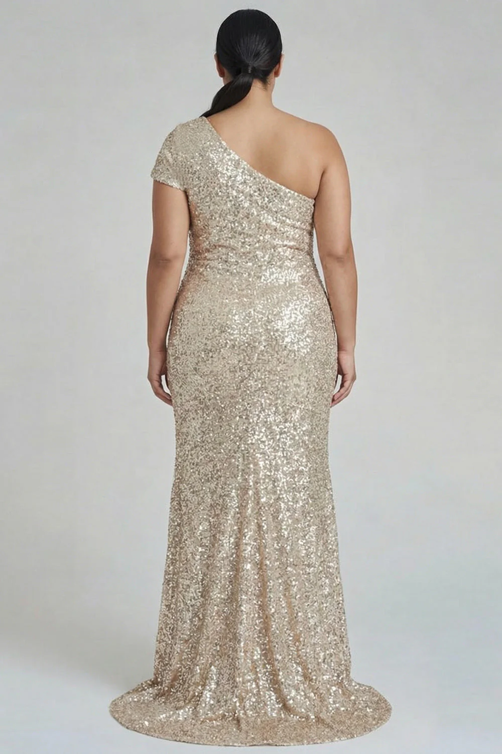 Błyszcząca szampanska sukienka z jednym ramieniem plus size i pochwą z cekinami - Image 2
