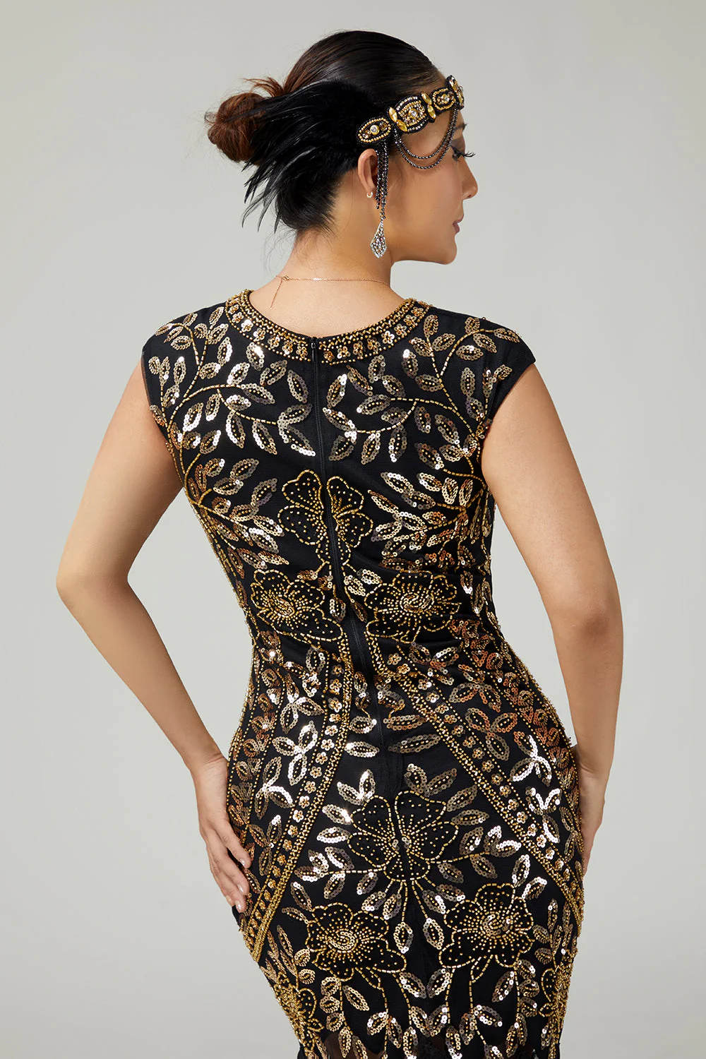 Błyszcząca, złota sukienka bodycon z frędzlami z 1920 roku z 5-częściowym zestawem akcesoriów - Image 5