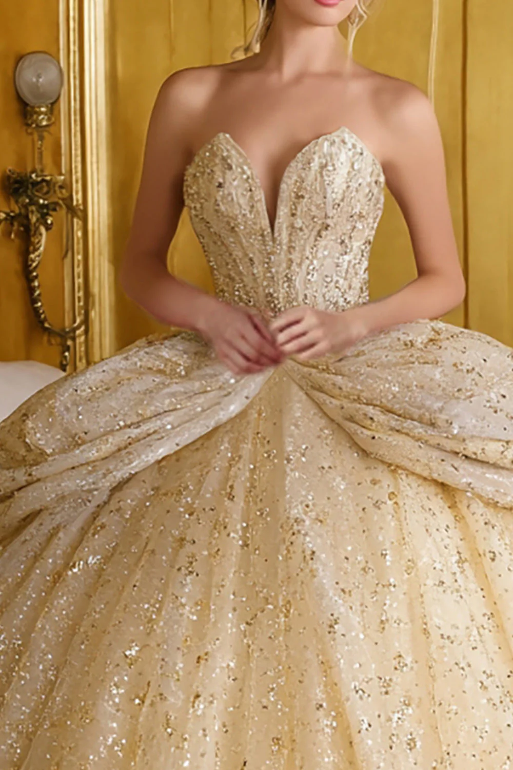 Błyszcząca złota suknia balowa bez ramiączek – sukienka Quinceanera - Image 2