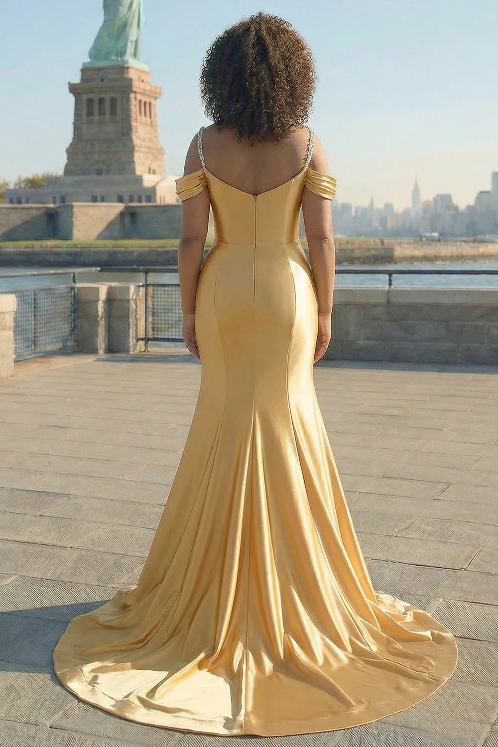 Błyszcząca, złota, zimna ramiona, cekinowa, satynowa sukienka na studniówkę plus size - Image 2