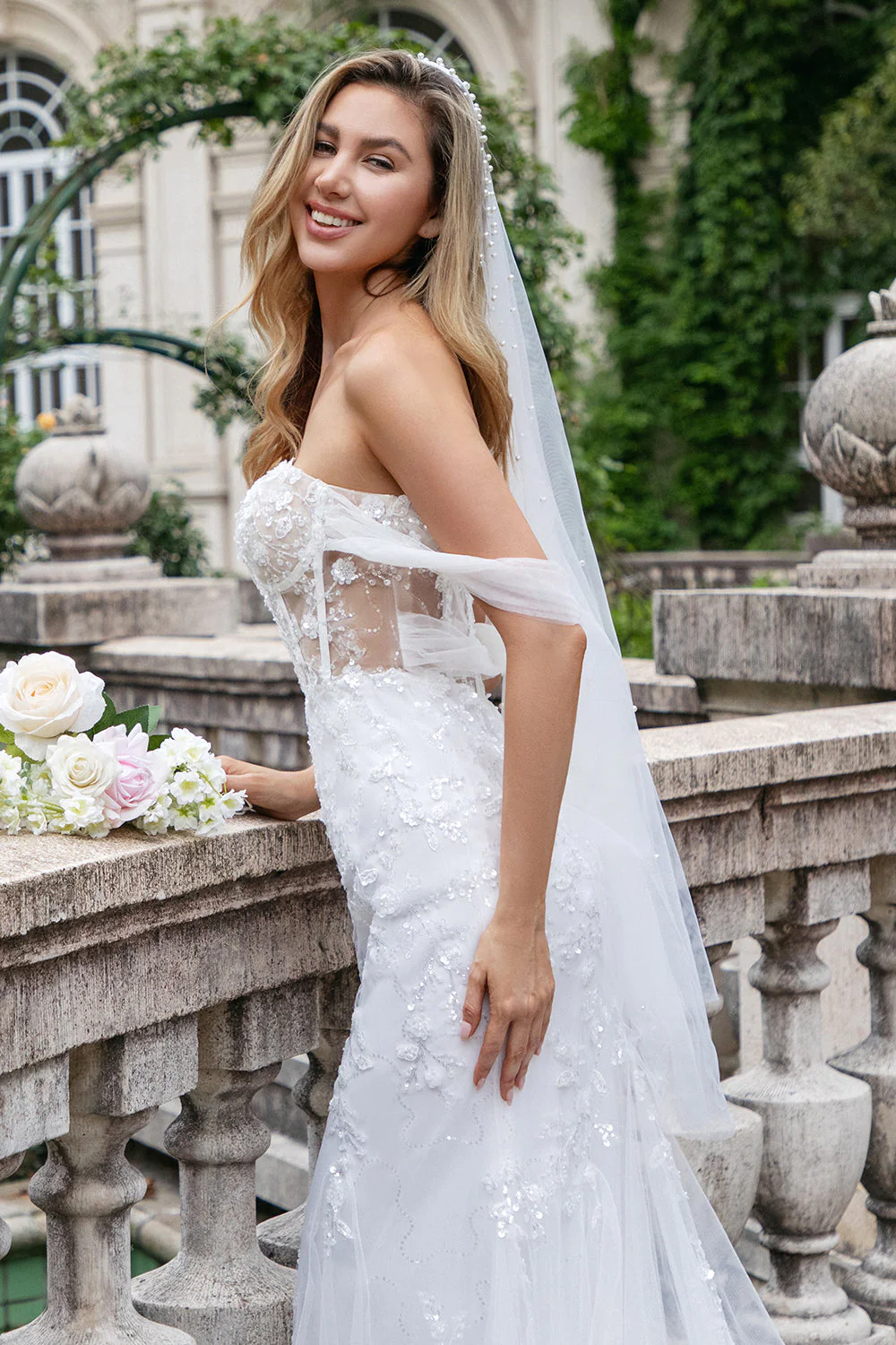 Błyszczący Biały Gorset Z Odkrytymi Ramionami Syrena Tiulowa Suknia Ślubna Z Cekinami - Image 5