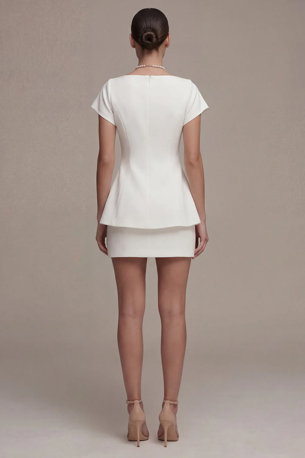 Bodycon Bateau z dekoltem i rękawami Little White Dress - Image 2