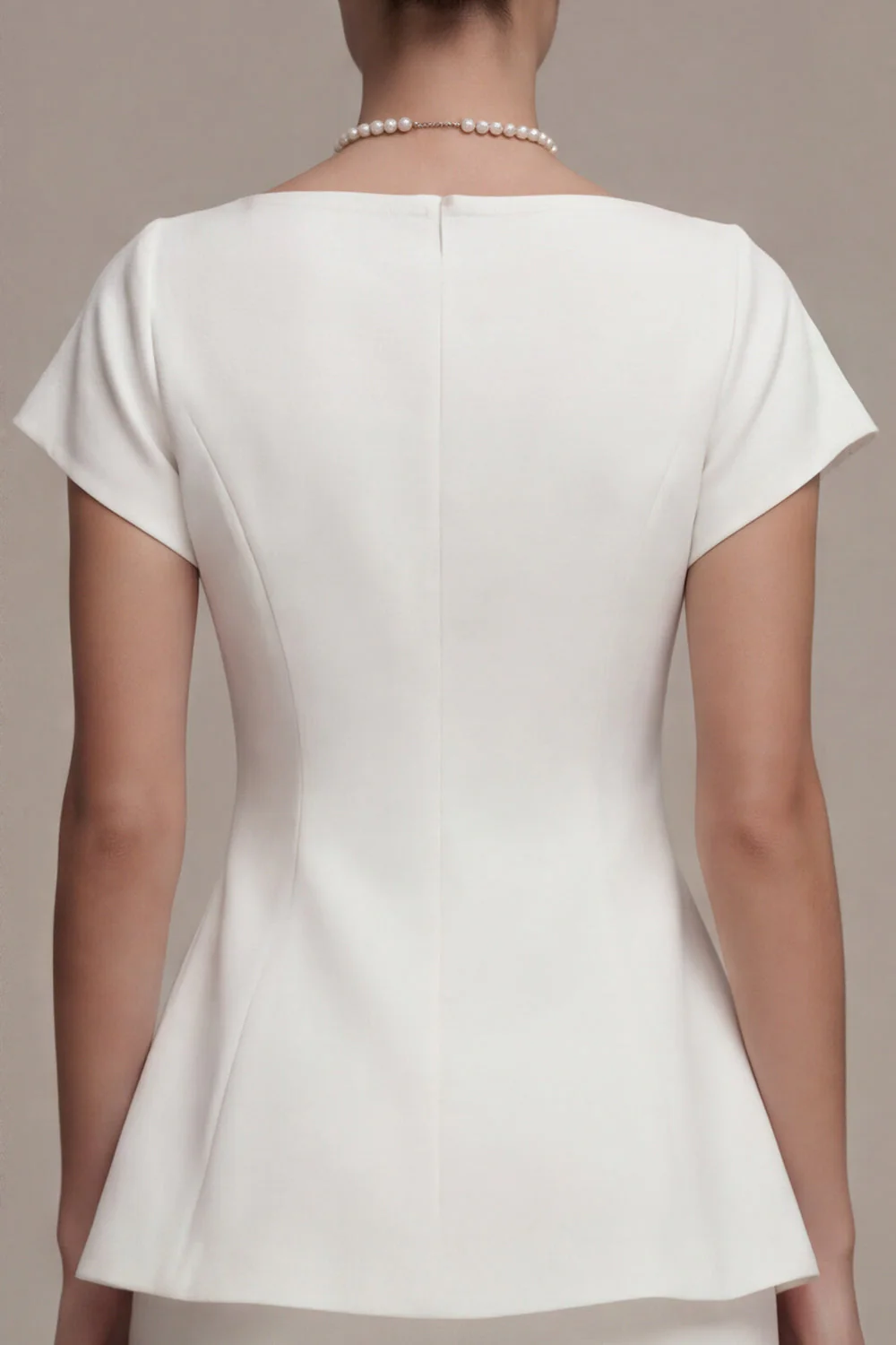Bodycon Bateau z dekoltem i rękawami Little White Dress - Image 4