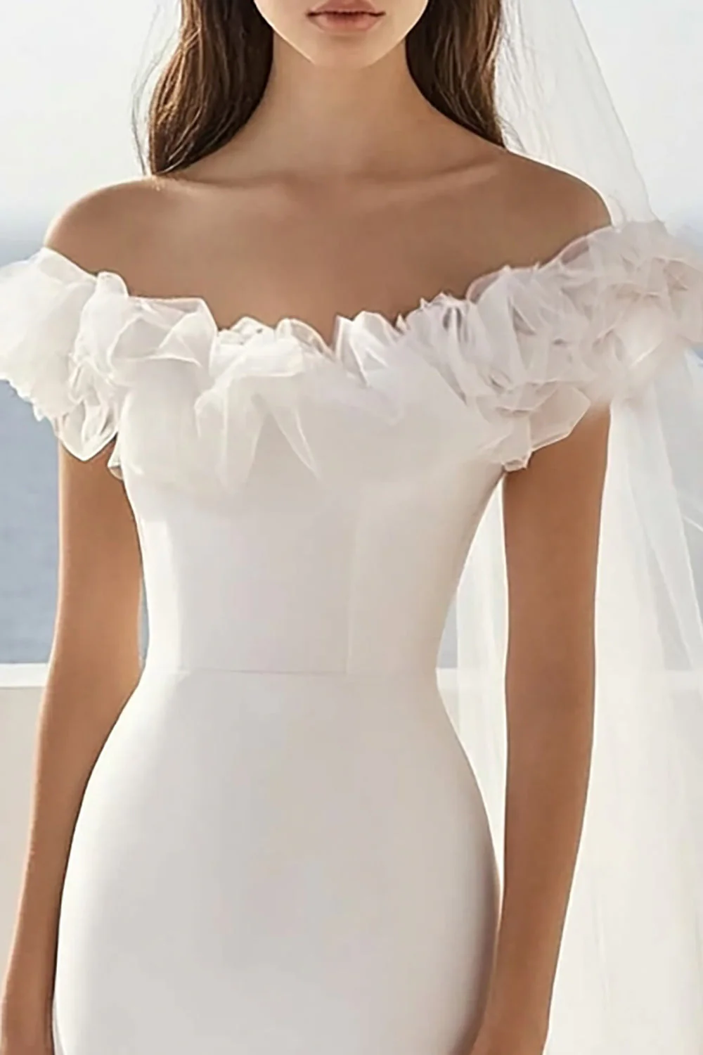 Bodycon Biała sukienka z falbankami z odkrytymi ramionami - Image 2