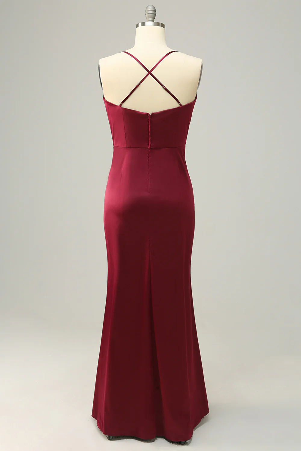 Bordowa Satynowa Plus Size Sukienka Dla Druhen Z Rozcięciem - Image 8