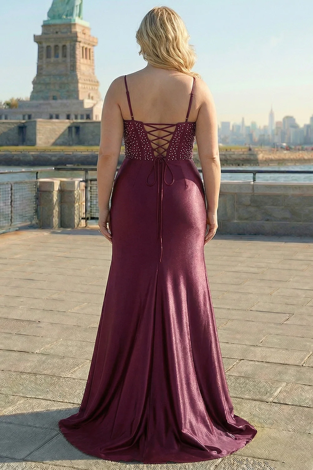 Bordowa sukienka na studniówkę z koralikami wyszywaną plus size długą sukienką na bal z rozcięciem - Image 2