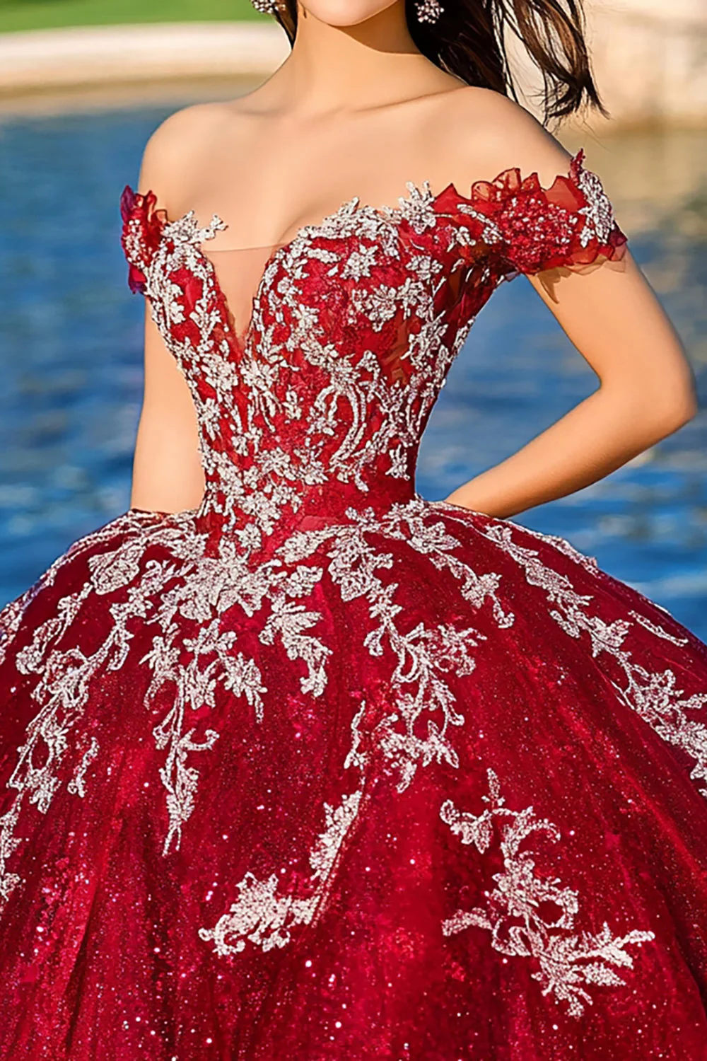 Bordowa suknia balowa z odkrytymi ramionami tiulowa sukienka quinceanera z aplikacjami - Image 2