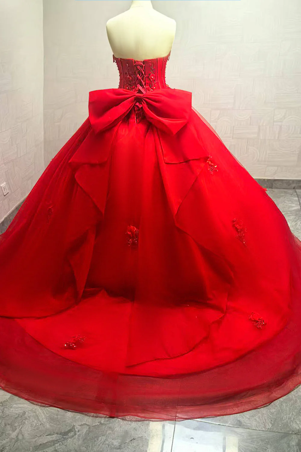 Brokatowa Kochanie Tiulowa Aplikacjana Czerwona Sukienka Quinceanera Z Trenem - Image 2
