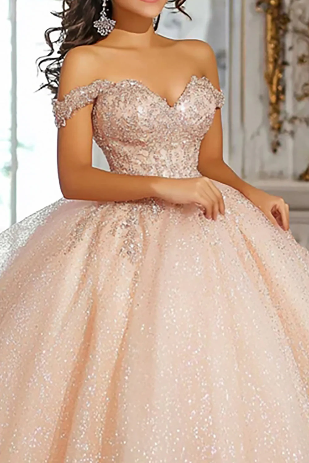 Brokatowa szampańska suknia balowa z odkrytymi ramionami z aplikacją Quinceanera - Image 2