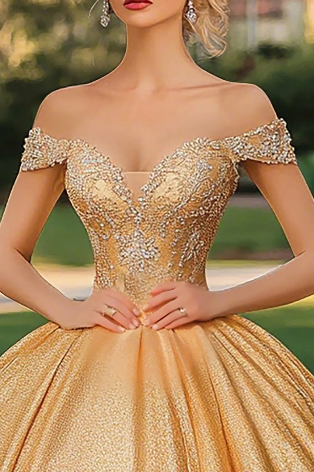 Brokatowa złota suknia balowa z odkrytymi ramionami księżniczka długa sukienka quinceanera z aplikacjami - Image 2