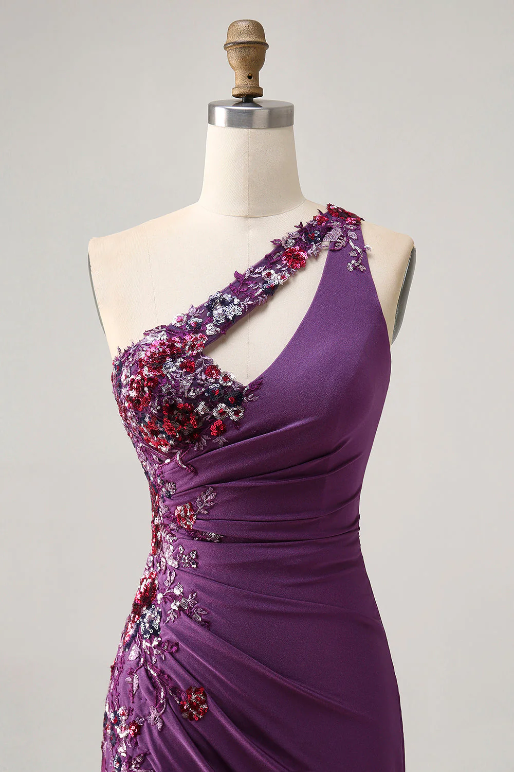 Ciemnofioletowa sukienka bodycon na jedno ramię z aplikacjami - Image 4