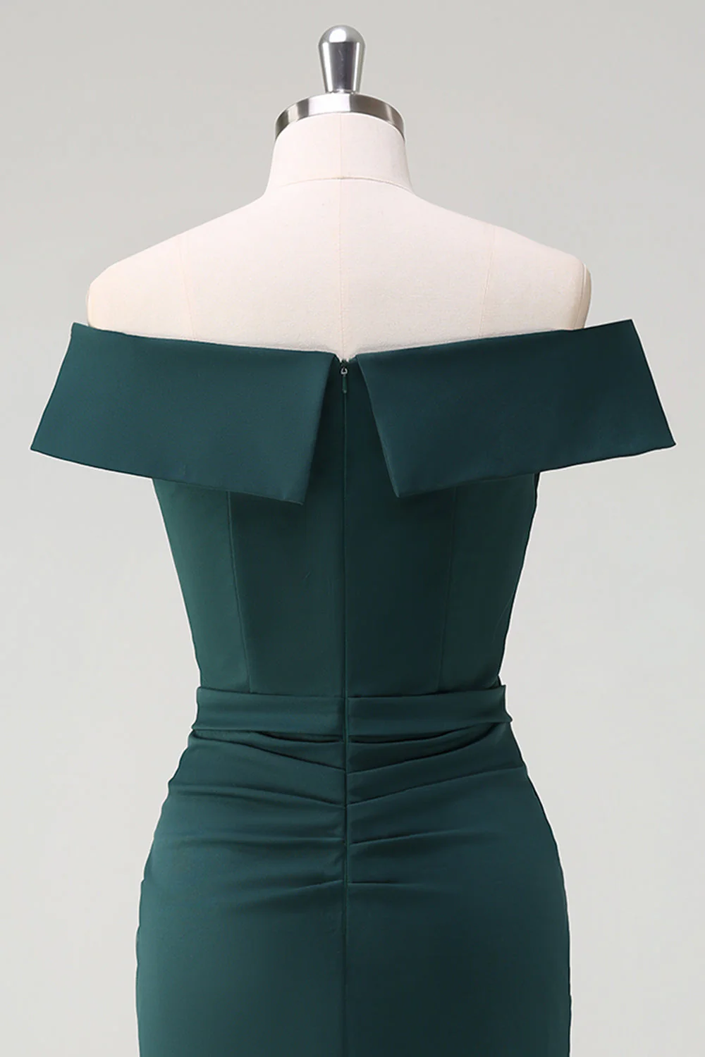 Ciemnozielona sukienka koktajlowa z odkrytymi ramionami bodycon - Image 5