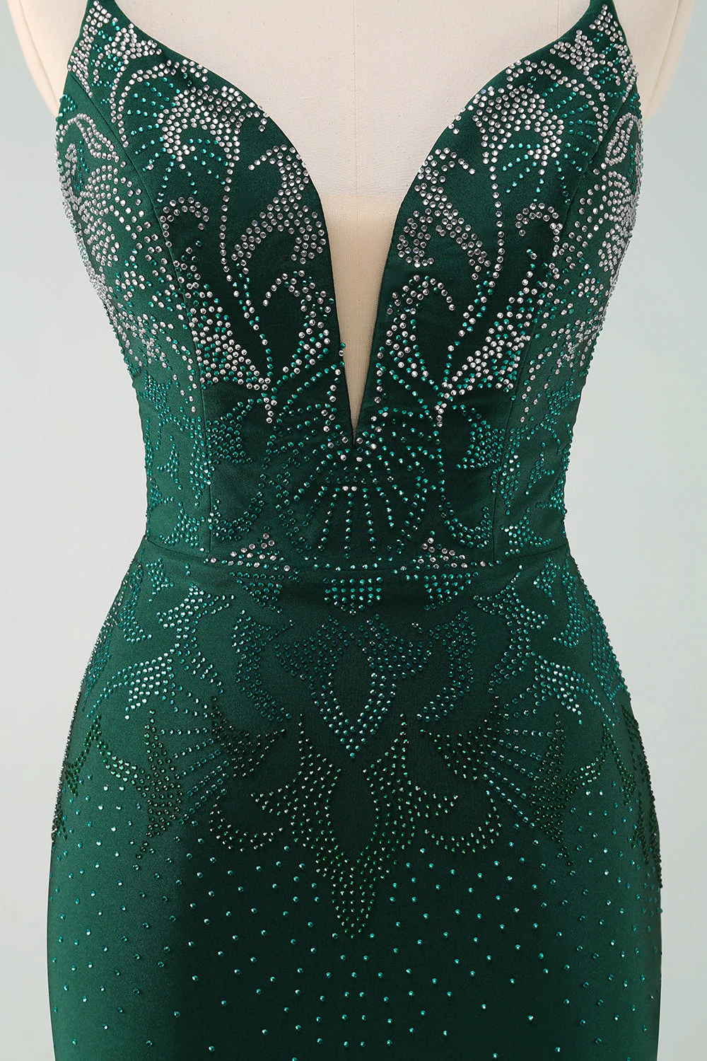 Ciemnozielona sukienka na cienkie ramiączka bodycon z powrotem do domu z koralikami - Image 7