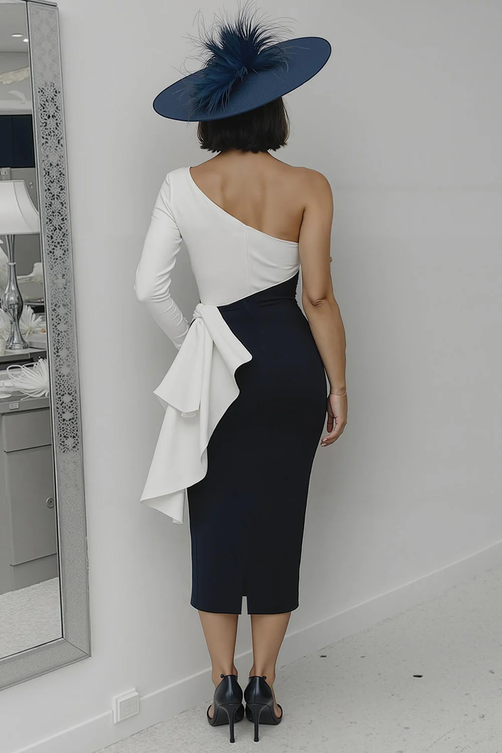 Czarno-biała sukienka na jedno ramię bodycon długa dla matki panny młodej z szarfą - Image 2
