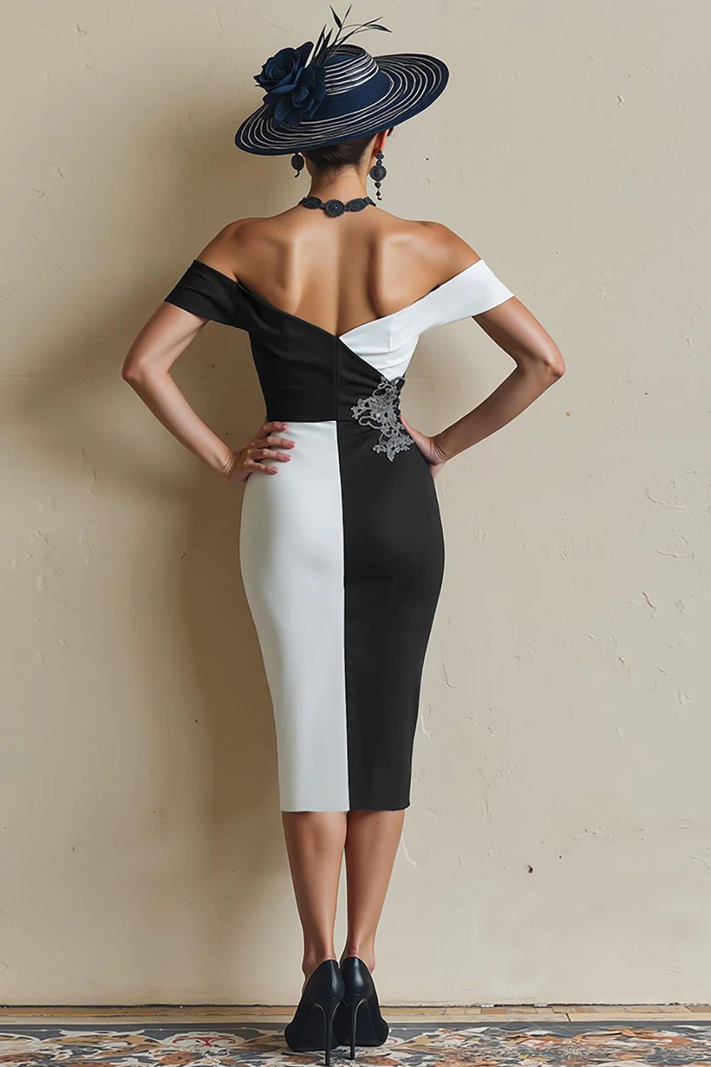 Czarno-biała sukienka z odkrytymi ramionami bodycon midi dla matki panny młodej z rozcięciem - Image 2