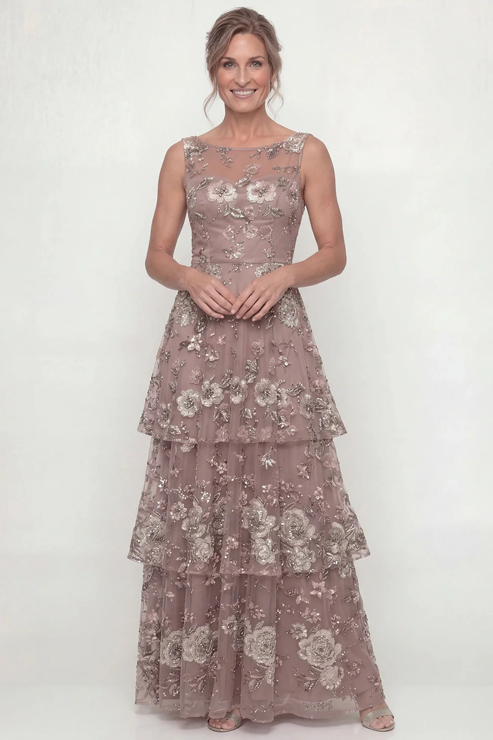 Dusty Rose Flower – długa sukienka matki panny młodej z falbanami i cekinami