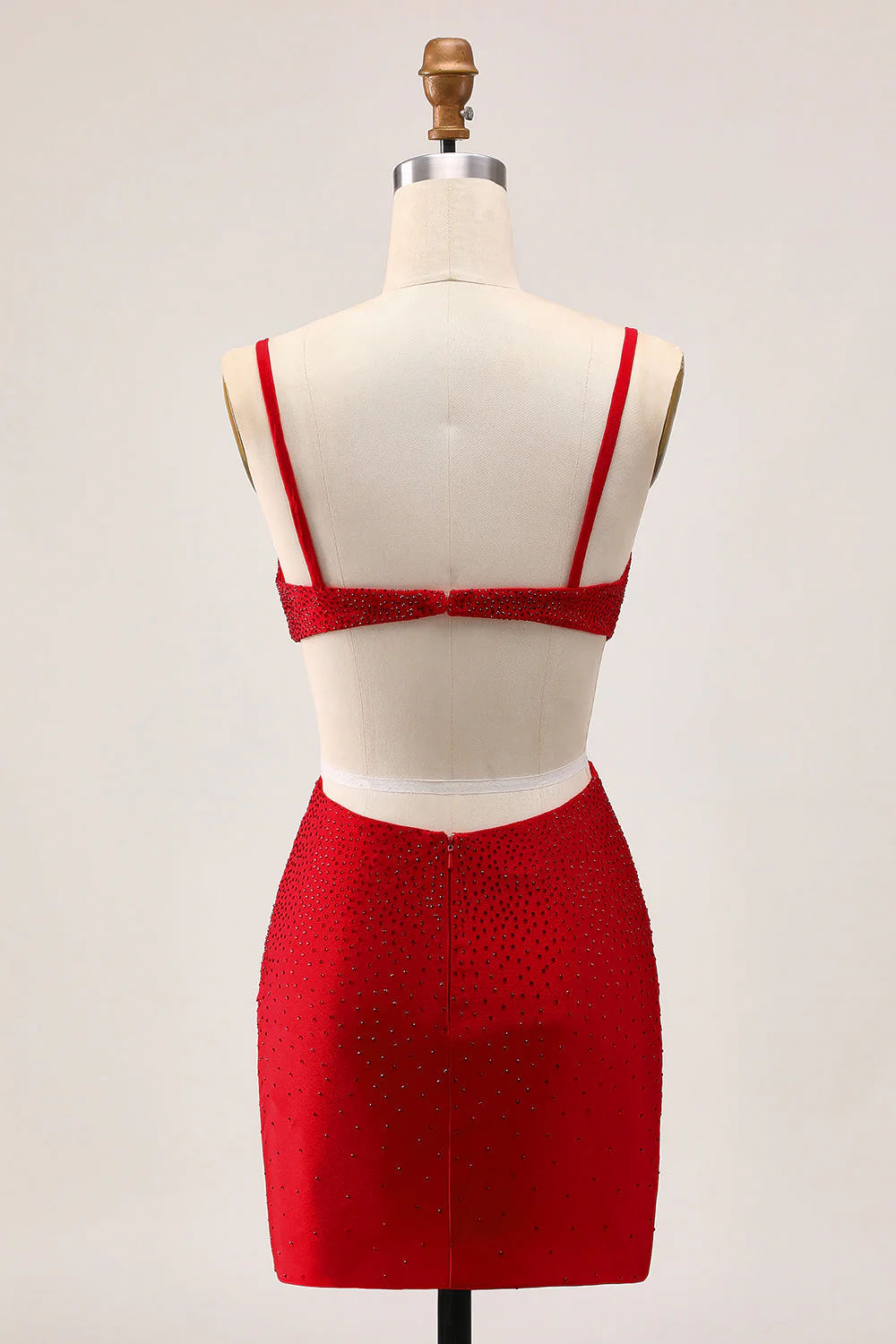 Elegancka czerwona sukienka bodycon z koralikami z wycięciem na powrót do domu - Image 2