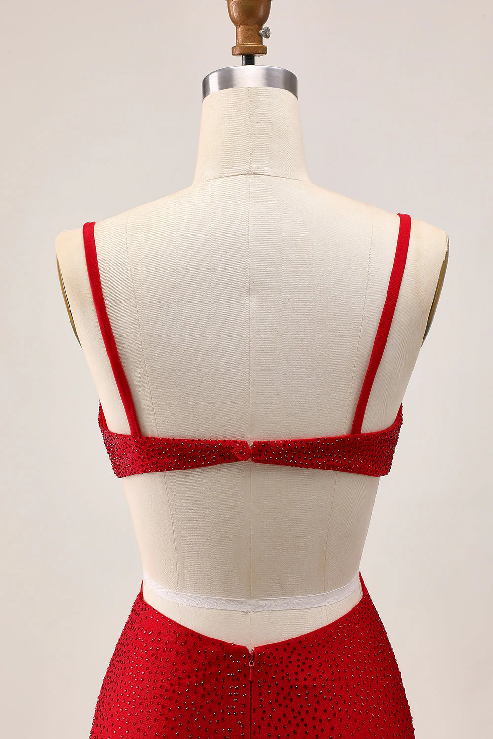Elegancka czerwona sukienka bodycon z koralikami z wycięciem na powrót do domu - Image 8