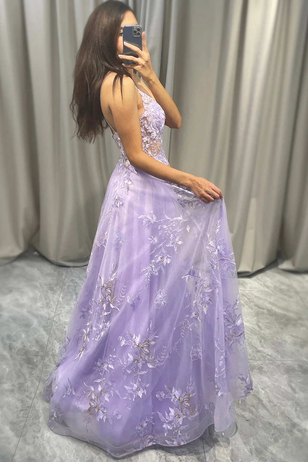 Elegancka Fioletowa Tiulowa Sukienka Na Studniówkę Z Aplikacjami - Image 3