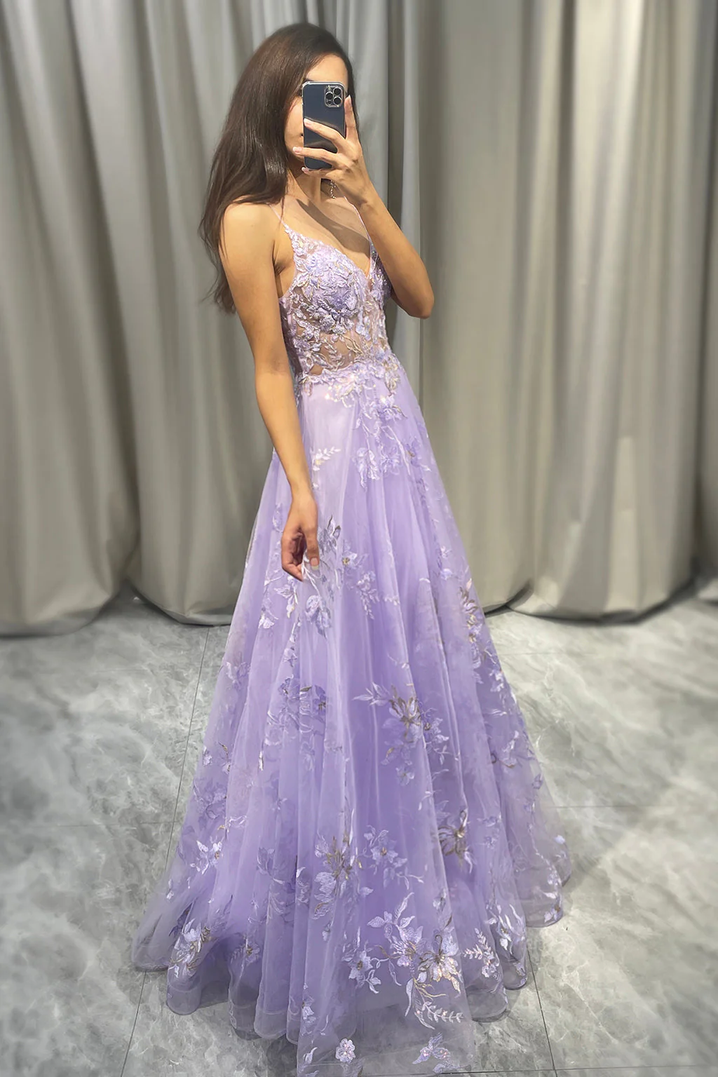 Elegancka Fioletowa Tiulowa Sukienka Na Studniówkę Z Aplikacjami - Image 4