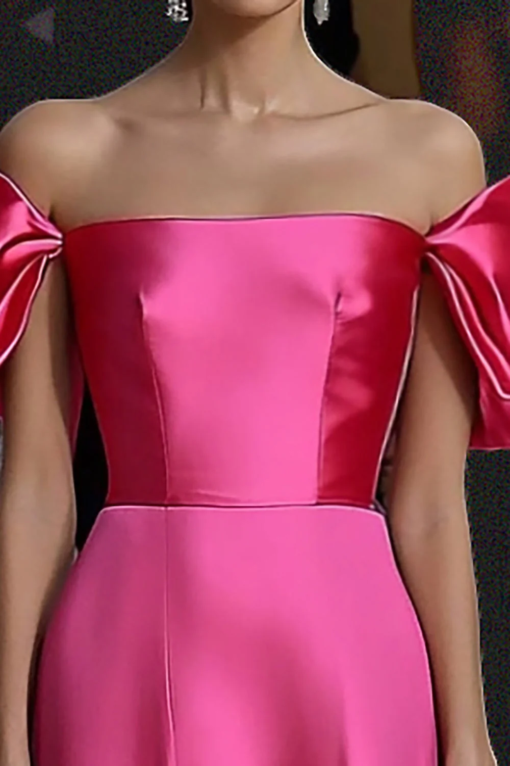 Elegancka sukienka galowa w kolorze fuksji A line off the shoulder - Image 2