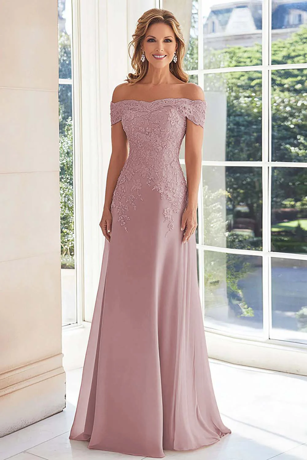 Elegancka Taupe Off Off Shoulder Szyfonowa Pochwa Długa Matka Panny Młodej z Koronkowymi Aplikacjami - Image 12