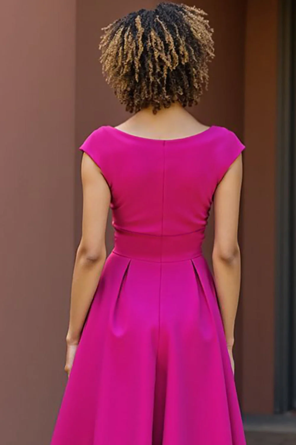 Fuksja V Neck Linia Midi Sukienka Matki Panny Młodej - Image 4