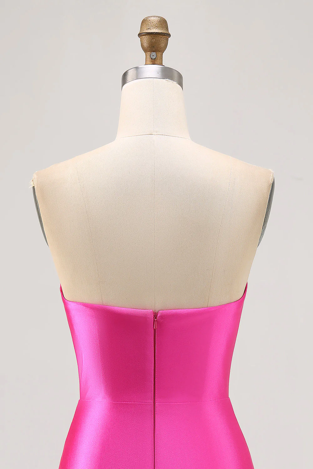 Fuksjowa sukienka bodycon z koralikami i rozcięciem - Image 5