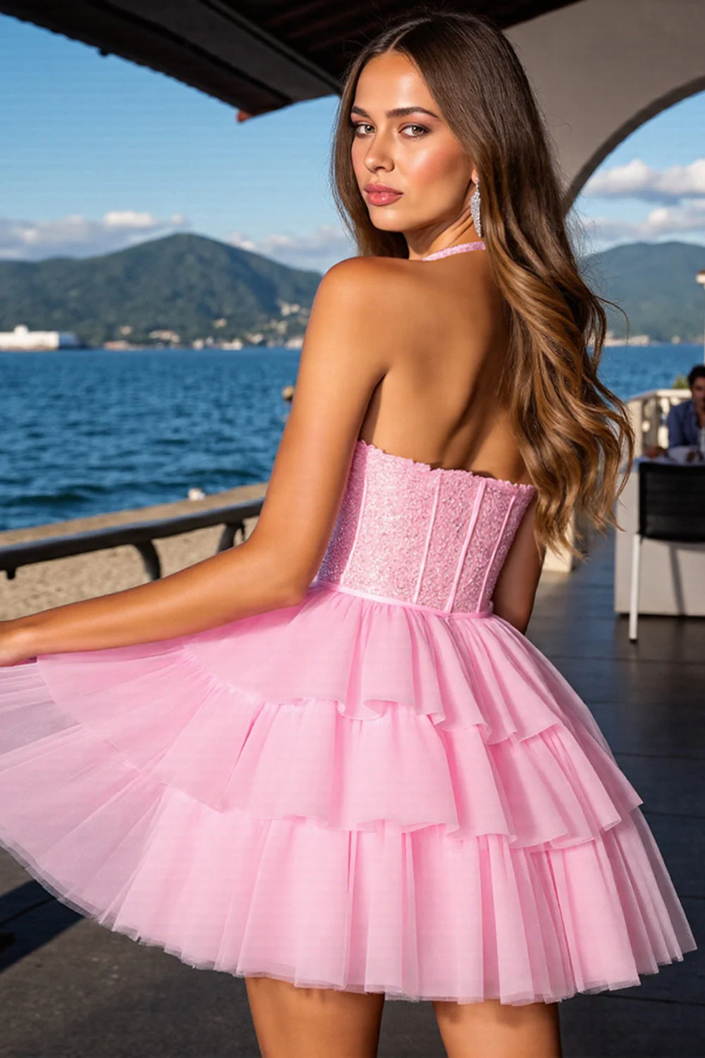 Halter Tiered A Line Homecoming Dress Z Cekinami - Image 2