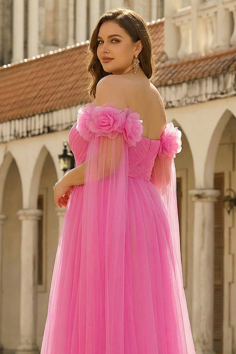 Intensywny róż z ramion A linie, plisowany tiul długa sukienka plus size z serpentyną - Image 5