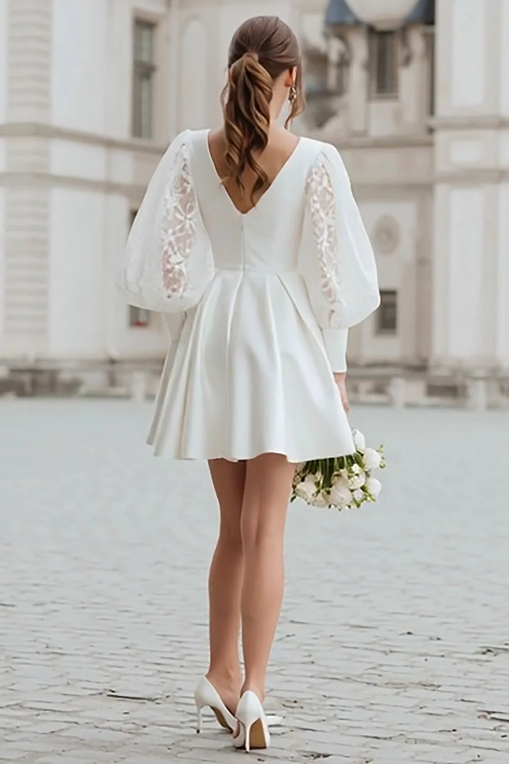 Ivory A-line Mini Satynowa sukienka zaręczynowa z dekoltem w kształcie litery V - Image 2