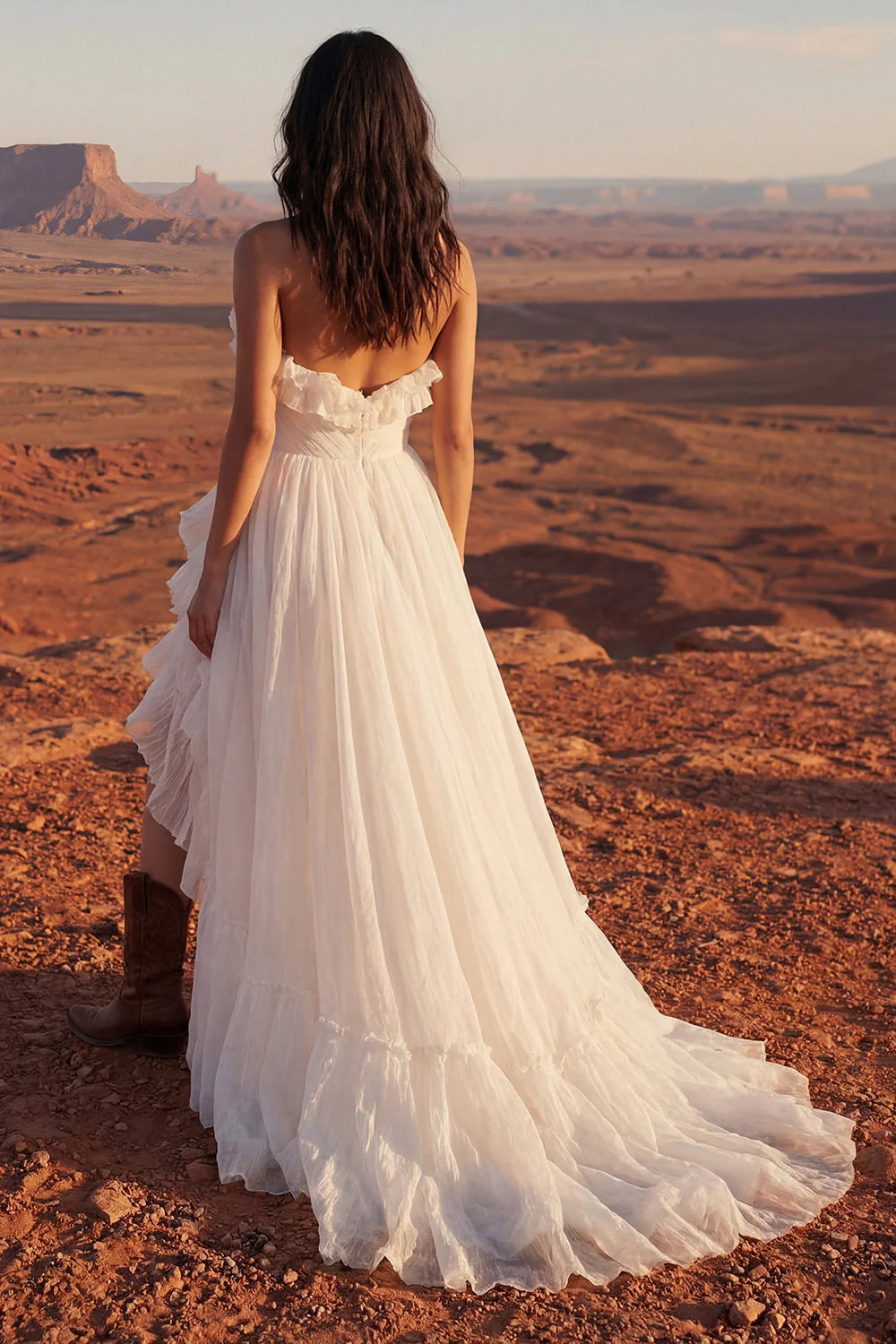 Ivory bez ramiączek A Line Maxi Beach Wedding Dress z falbanami - Image 2