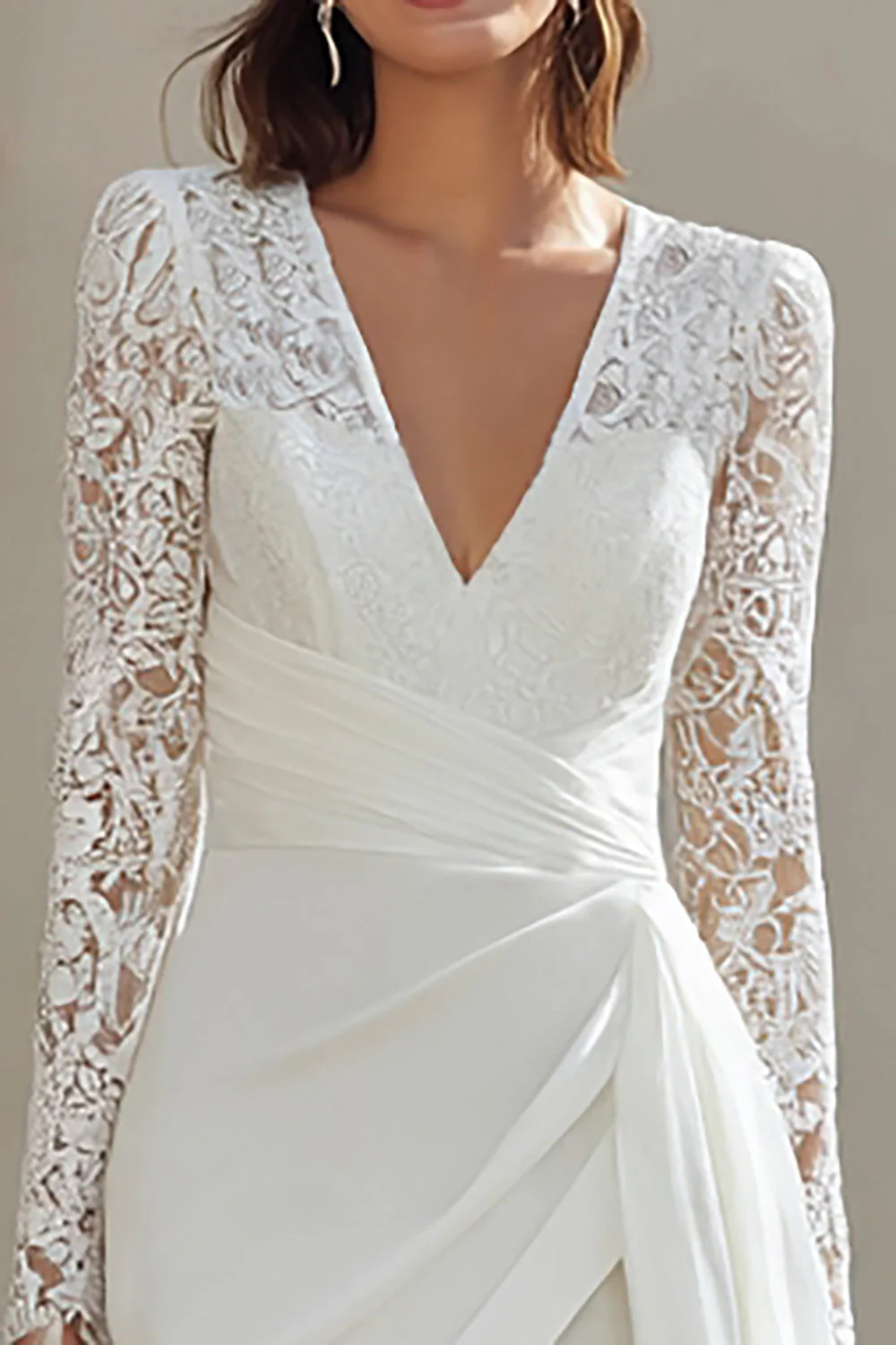 Ivory Bodycon Koronkowa sukienka zaręczynowa z dekoltem w szpic - Image 2