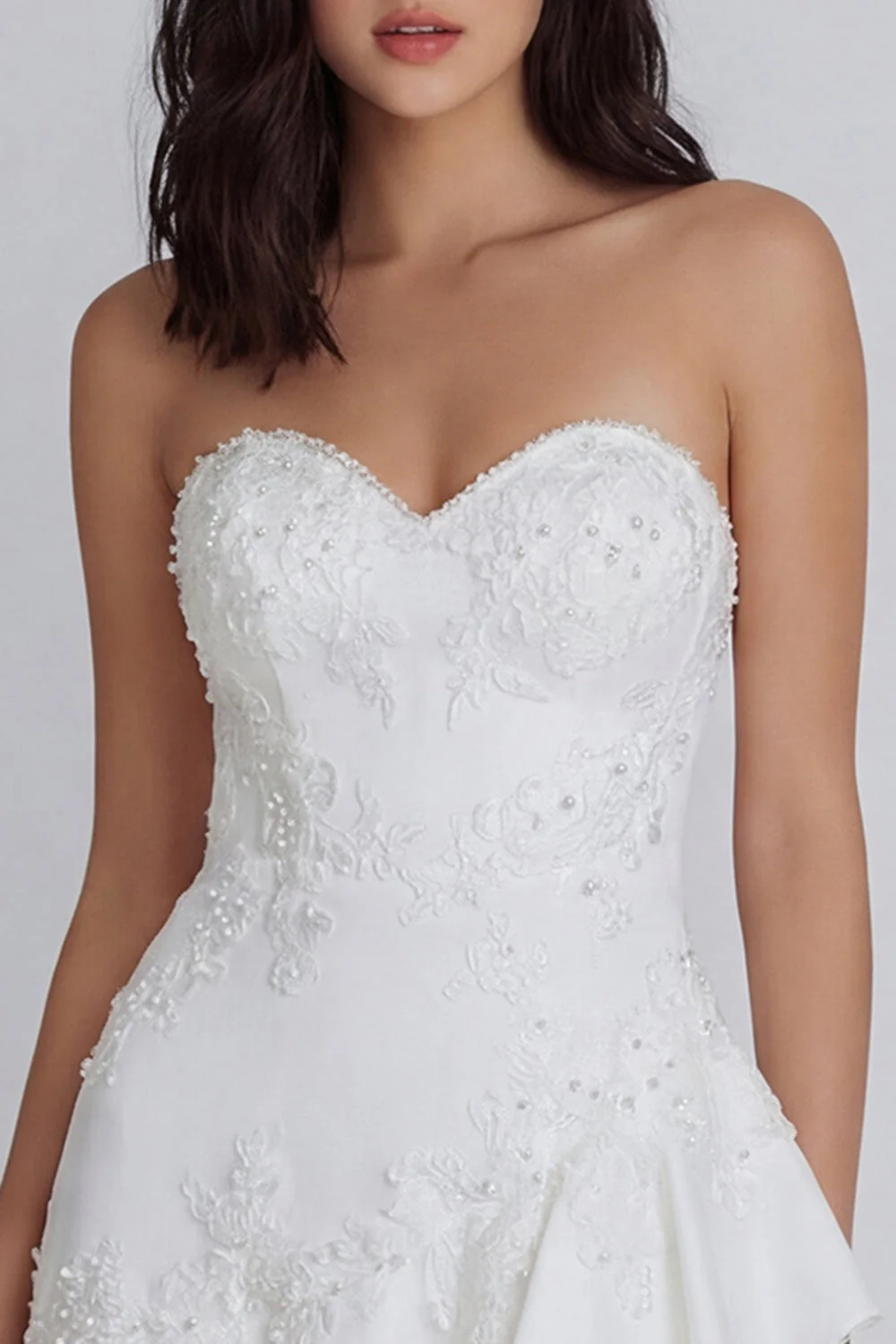Ivory Sweetheart A-line aplikowana mini sukienka z falbanami - Image 3
