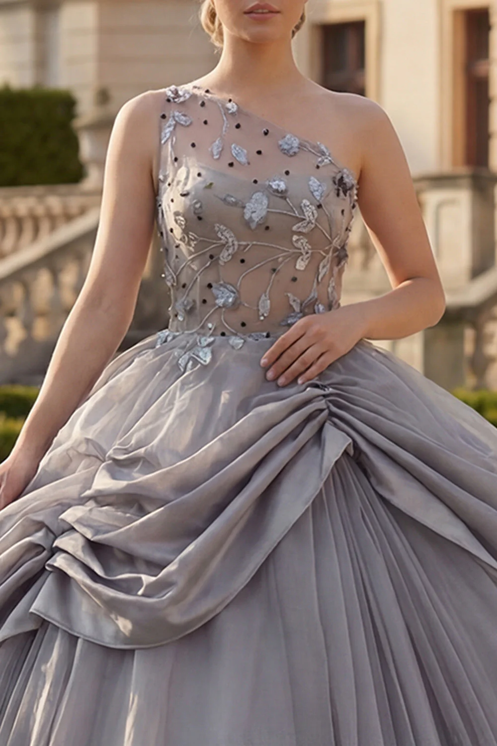 Jasnoszara balowa suknia na jedno ramię, marszczona aplikacjowana sukienka z Quinceañera - Image 3