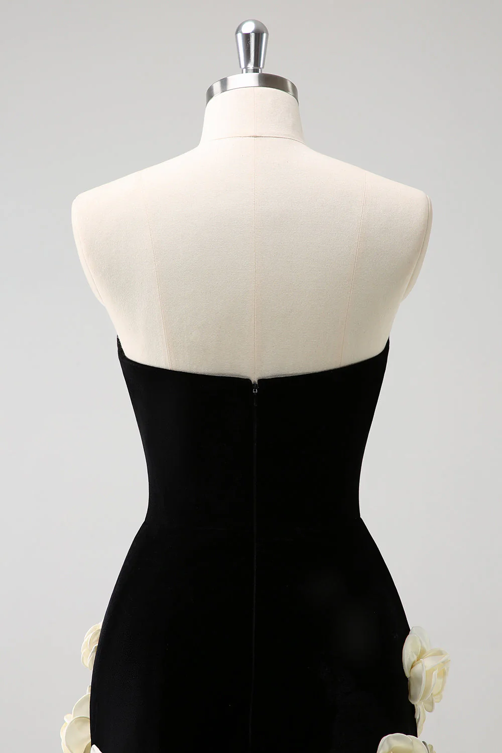 krótka sukienka bodycon bez ramiączek z kwiatami 3D - Image 5